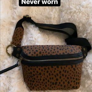 Leopard Fanny pack universal threads